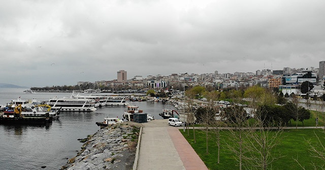 Koronavirüs nedeniyle boş kalan Caddebostan Sahili havadan görüntülendi