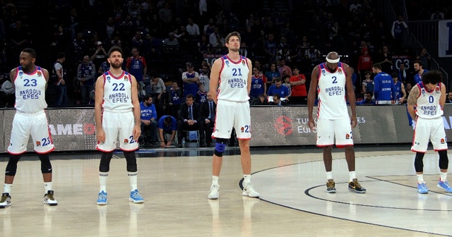 Lider Anadolu Efes’in konuğu Valencia Basket