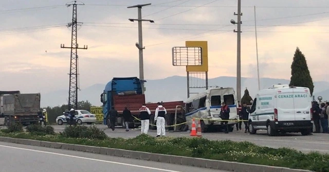 Manisa&#039;da feci kaza: 2 ölü 8 yaralı