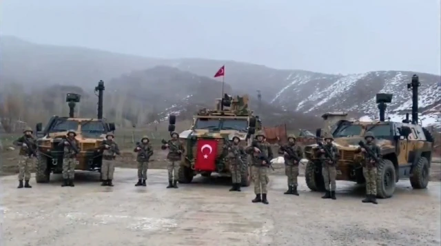 Mehmetçik'ten sağlık çalışanlarına alkış desteği