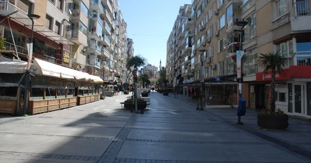 Mekanlar kapandı, sokaklar boş kaldı