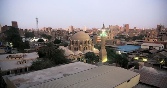 Mısır&#039;da koronavirüs nedeniyle kısmi sokağa çıkma yasağı