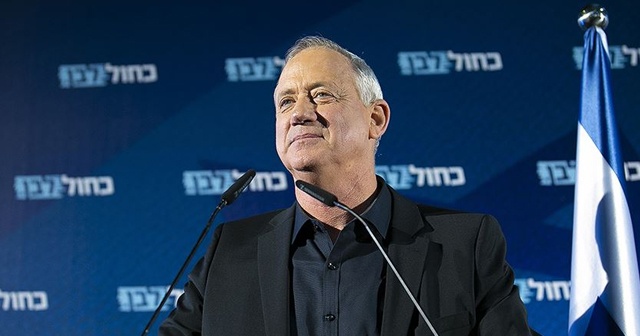 Netanyahu&#039;nun rakibi Gantz partisini dağıtmak uğruna Meclis Başkanlığına aday oldu