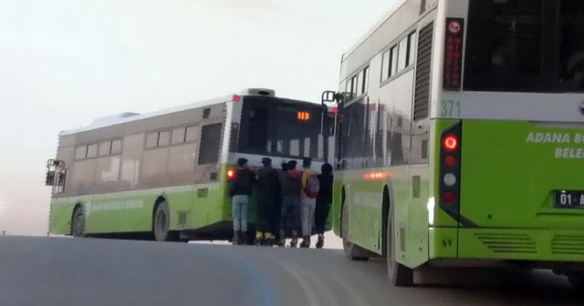 Öğrencilerin 3 kilometre tehlikeli yolculuğu