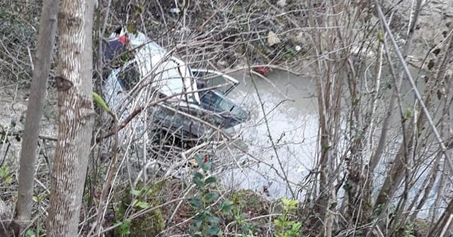 Ordu&#039;da otomobil dereye uçtu: 4 yaralı