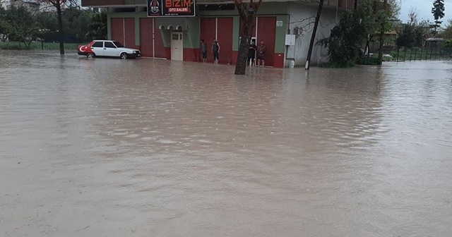 Osmaniye’de şiddetli yağmur su baskınlarına neden oldu