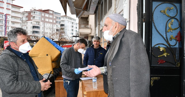 Polisi arayan yaşlı adam dolandırılmaktan kurtuldu