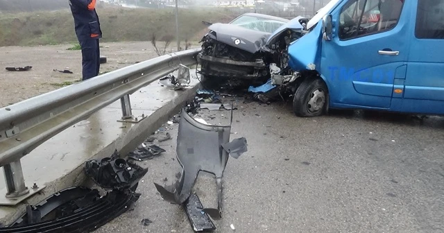 Sancaktepe’de feci kaza: 1’i ağır 10 yaralı