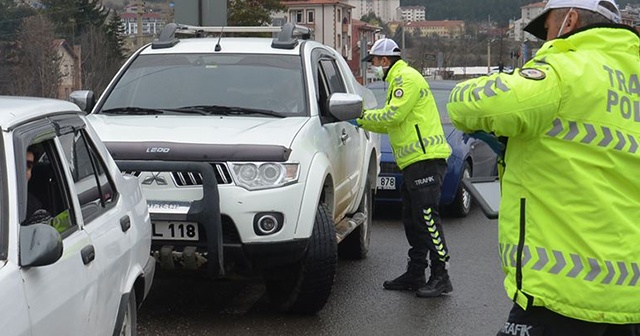 Şehirler arası seyahat edecek vatandaşlar sağlık kontrolünden geçirilecek