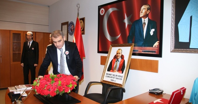 Şehit Savcı Kiraz, makam odasında anıldı