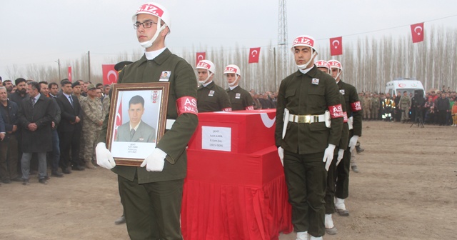 Şehit Uzman Çavuş Fatih Kara Iğdır&#039;da son yolculuğuna uğurlandı