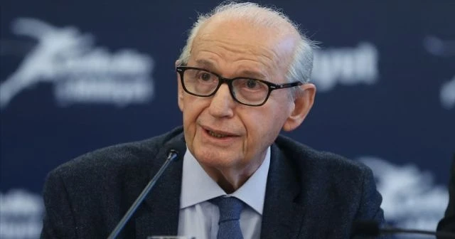 Şenes Erzik, kişisel koleksiyonunu FIFA Dünya Futbol Müzesi'ne bağışladı