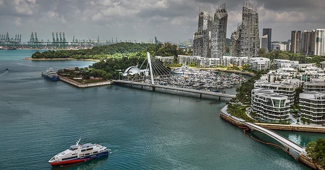 Singapur’da sosyal mesafeyi korumayanlara para ve hapis cezası