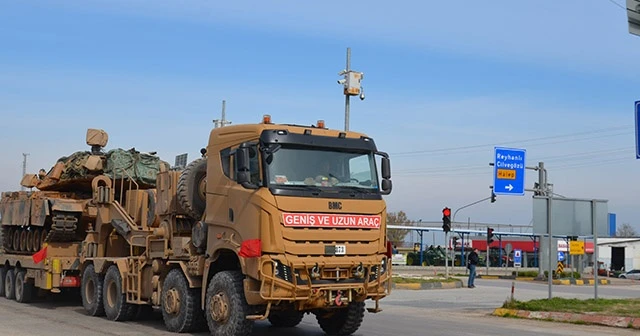 Sınır hattına obüs, tank ve komando sevkiyatı