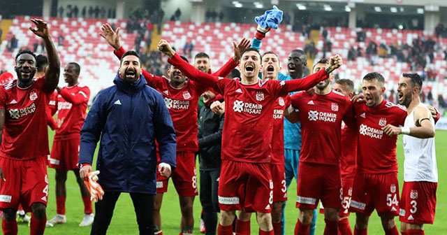 Sivasspor, Avrupa devleriyle yarışıyor