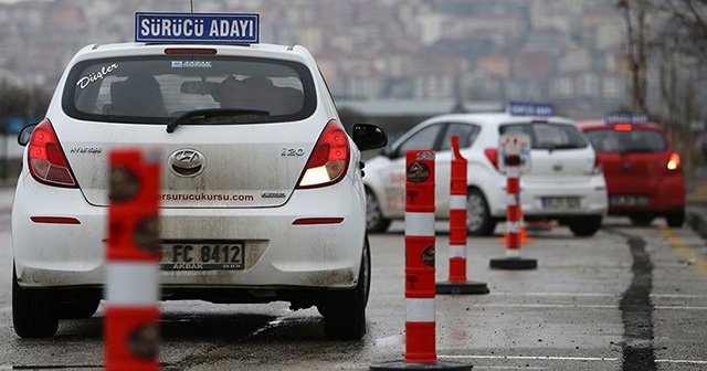 Sürücü kursları sınavları ertelendi!