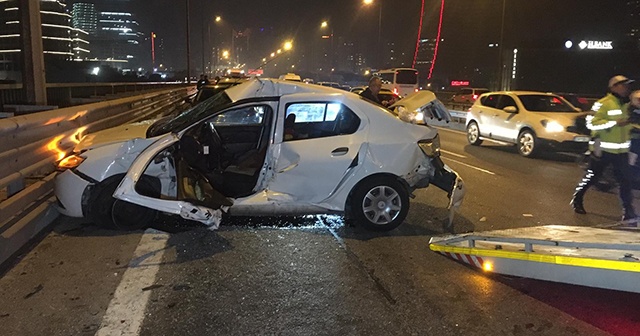 Ümraniye TEM Otoyolu’nda feci kaza: 4 yaralı