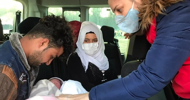 Umuda yolculukta dünyaya gözlerini açtı