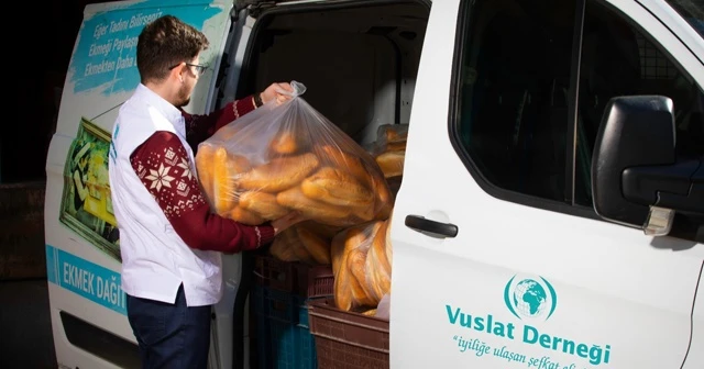 Vuslat Derneği ihtiyaç sahipleri ve ilim talebelerine her gün 5 bin ekmek dağıtıyor