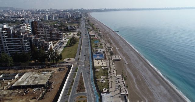 Yasak sonrası dünyaca ünlü sahil ıssızlığa büründü