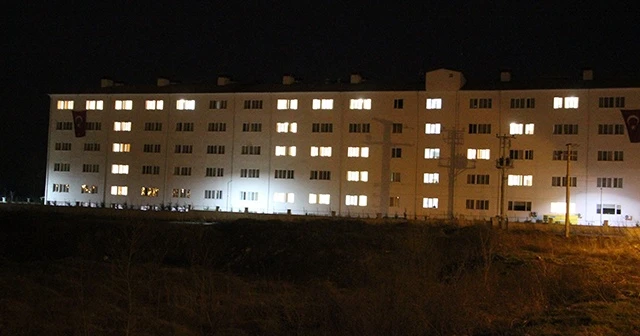 Yurtlarda kalan öğrencilerden TSK’ya destek