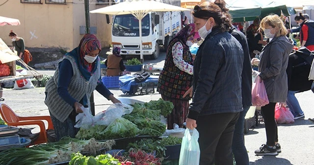 26 gündür kapalı olan pazarlar yeniden açıldı
