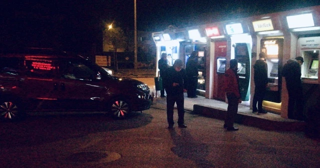 4 günlük kısıtlama sonrası vatandaşlar sokaklara akın etti
