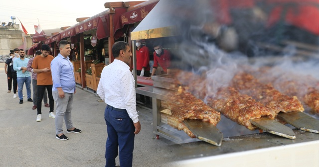 4 günlük sokağa çıkma kısıtlaması öncesi Adanalılar kebapçılara akın etti