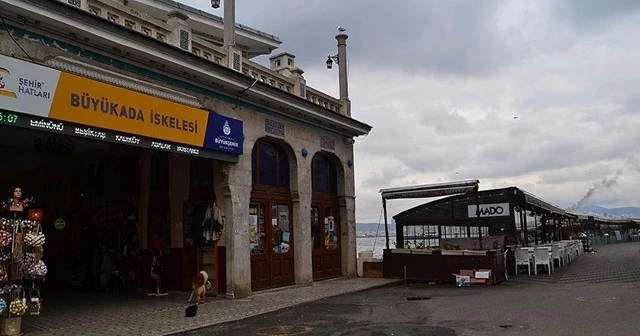 Adalar'a giriş-çıkışlar geçici olarak durduruldu