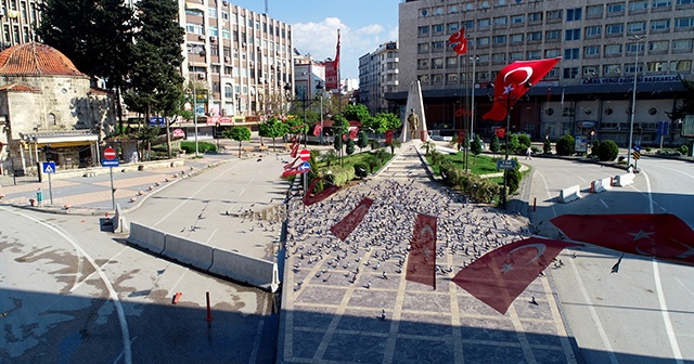 Adana’nın meydanları güvercinlere kaldı