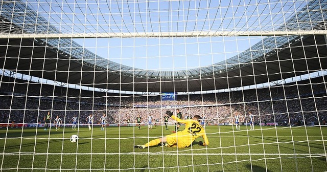 Almanya'da Bundesliga'nın yeniden başlatılması için somut bir tarih yok