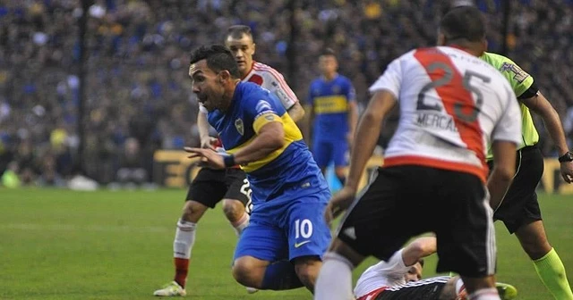 Arjantinli Carlos Tevez'den futbolculara yardım çağrısı