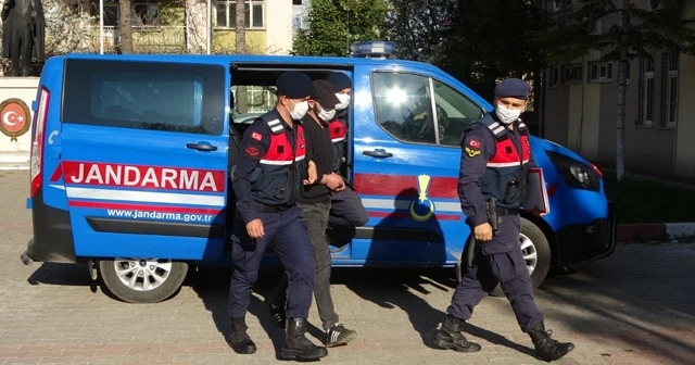 Babasını öldürüp gömen genç vicdan azabına 4 gün dayanabildi