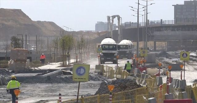 Başakşehir İkitelli Şehir Hastanesi yollarında çalışmalar aralıksız sürüyor