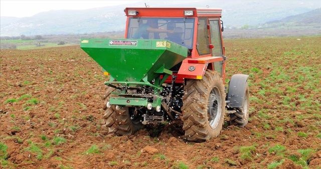 Bingöl'de çiftçilere yüzde 75 hibeyle verilen tohumlar toprakla buluştu