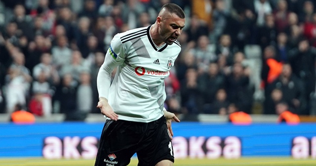 Burak Yılmaz&#039;dan maaş indirimi haberlerine sert çıkış