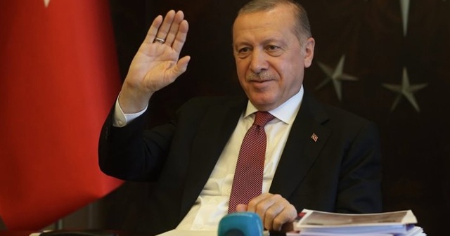 Cumhurbaşkanı Erdoğan, Vefa Destek Gruplarının yardım ettiği ailelerle görüştü