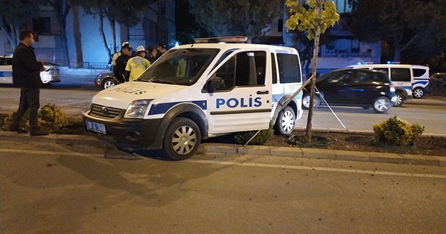 Denizli&#039;de polis aracı devrildi