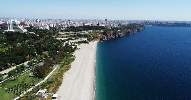 Dünyaca ünlü Konyaaltı sahili 28 gündür kapalı
