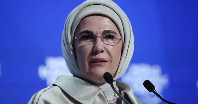 Emine Erdoğan&#039;dan &quot;Elbet bir gün buluşacağız&quot; şarkısıyla &quot;evde kal&quot; mesajı