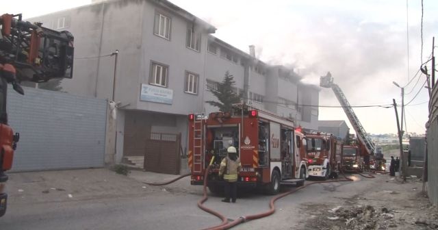 Esenyurt’ta iş yerindeki yangın büyümeden söndürüldü