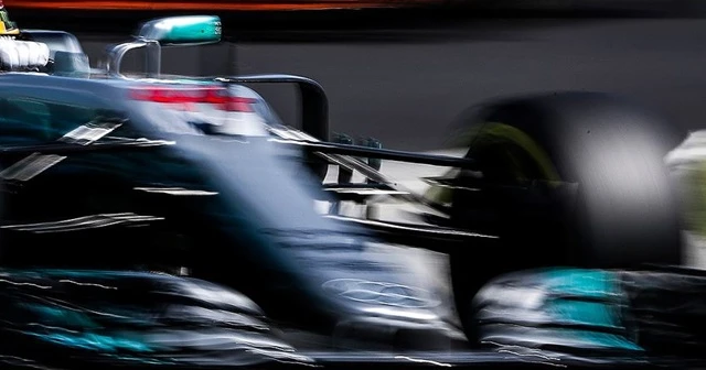 Eski Formula 1 pilotu Stirling Moss hayatını kaybetti