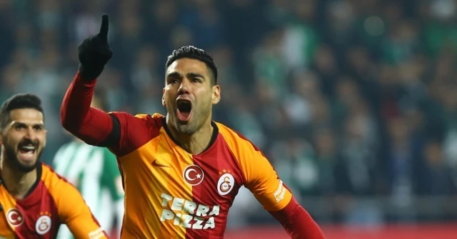 Falcao'dan o sağlık çalışanına teşekkür