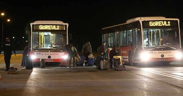 Hindistan&#039;daki Türk vatandaşları Sivas&#039;a getirildi