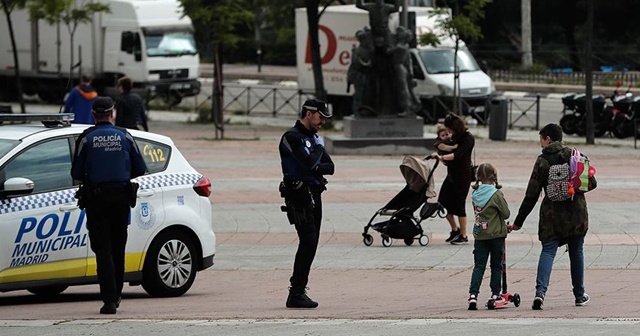 İspanya&#039;da Kovid-19 sürecinde &#039;kademeli normale geçiş takvimi&#039; açıklandı