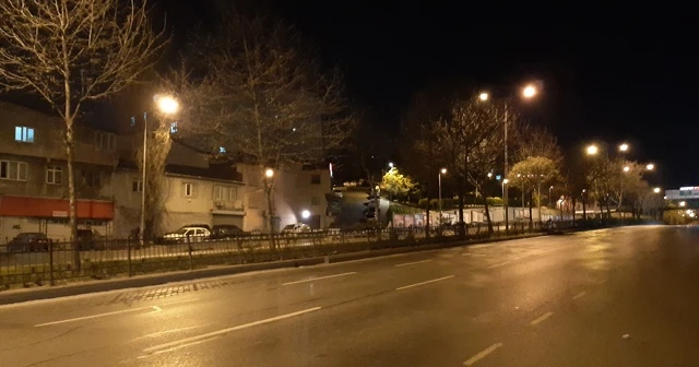 İstanbul'da akşam saatlerinde korona sessizliği
