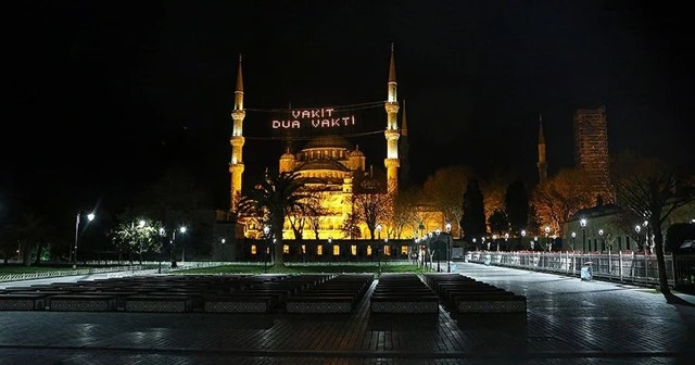 İstanbul'da iftarda dolup taşan meydanlar boş kaldı