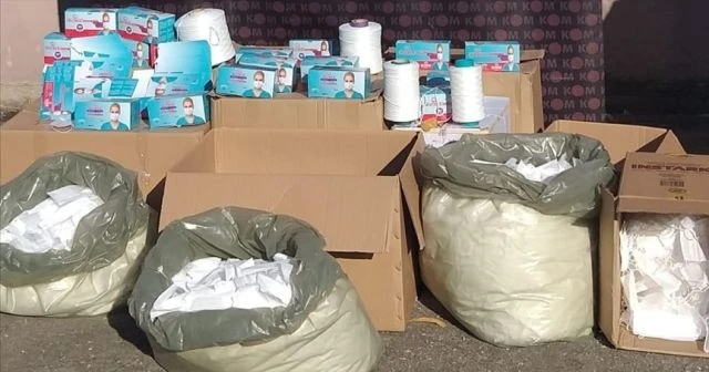 İstanbul'da kaçak üretilen maske ve tulumlara el konuldu