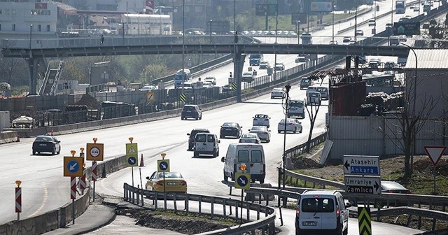 İstanbul&#039;da sokağa çıkma yasağının ardından bazı noktalarda trafik yoğunlaştı