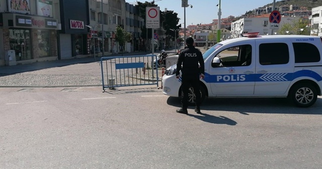 İzmir polisinden 30 ilçede sıkı önlem: Sokaklar sessizliğe büründü